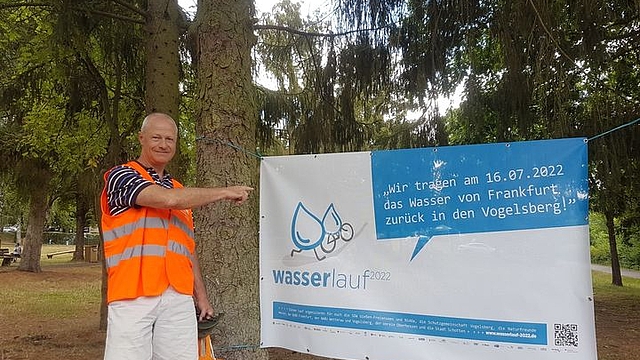 ÖDP-Landesvorsitzender Markus Hutter beim wasserlauf 2022